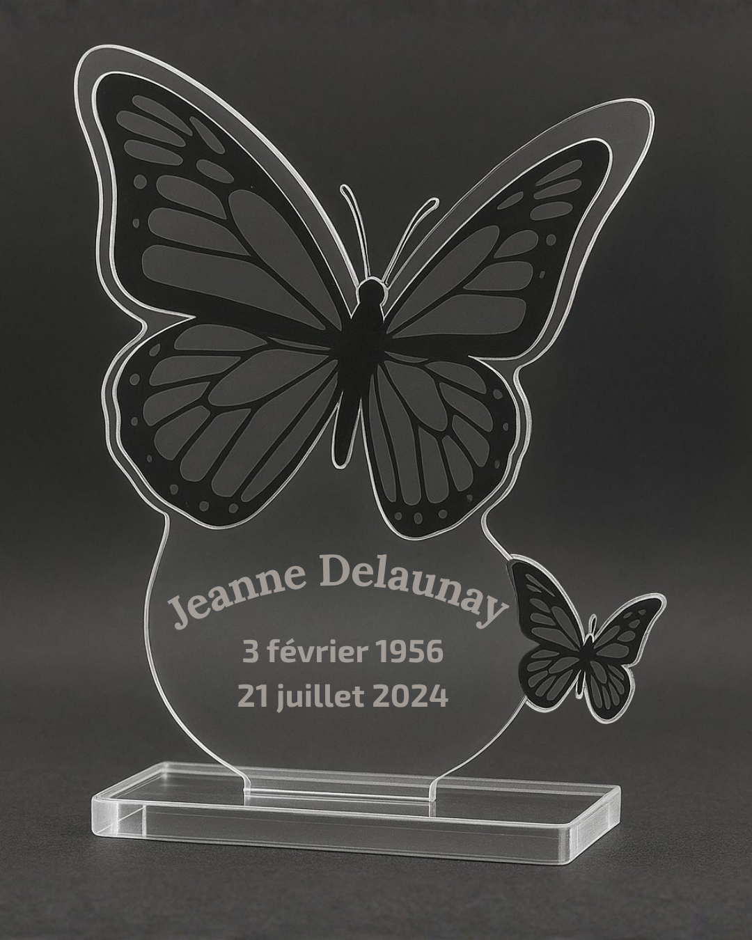 Plaque funéraire plexiglas personnalisée avec papillon design différent