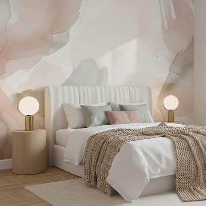 Chambre lumineuse au style contemporain avec un lit blanc, des tables de chevet en bois clair et un papier peint mural abstrait aux tons pastel rose et vert, apportant une ambiance douce et élégante.